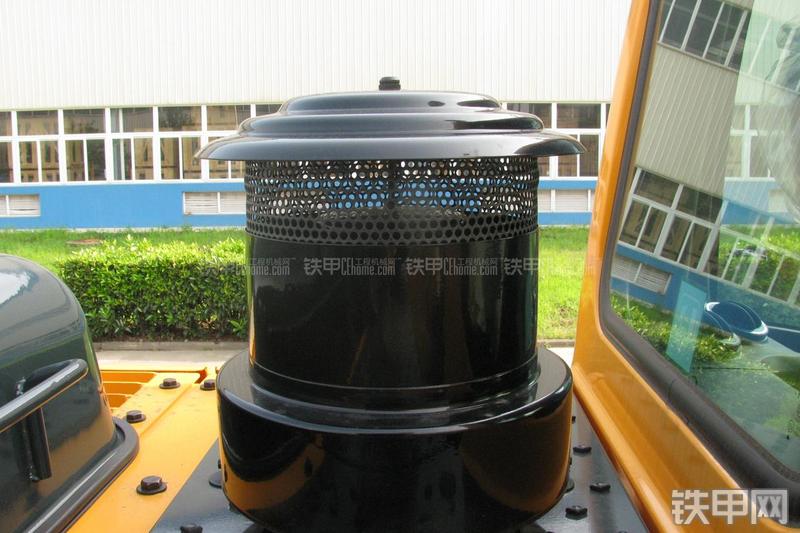 现代R275LC-9T挖掘机局部