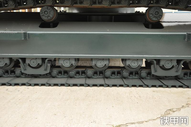 现代R225LC-9T挖掘机局部