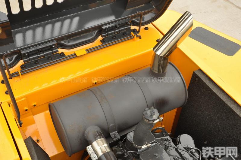 现代R225LC-7挖掘机局部