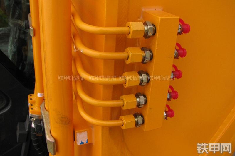 现代R215-7挖掘机局部