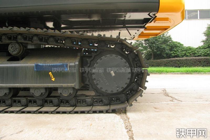 现代R215-7C挖掘机局部