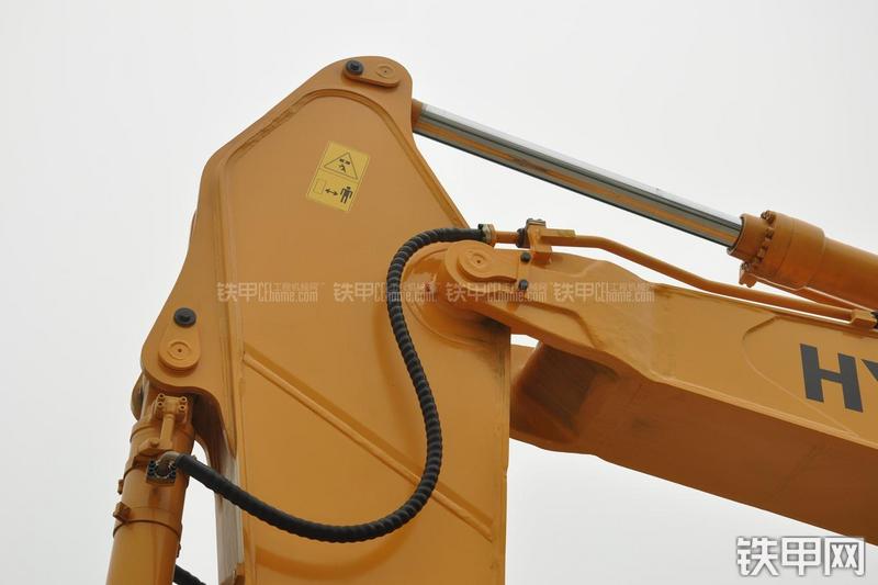 现代R225LC-9T挖掘机局部