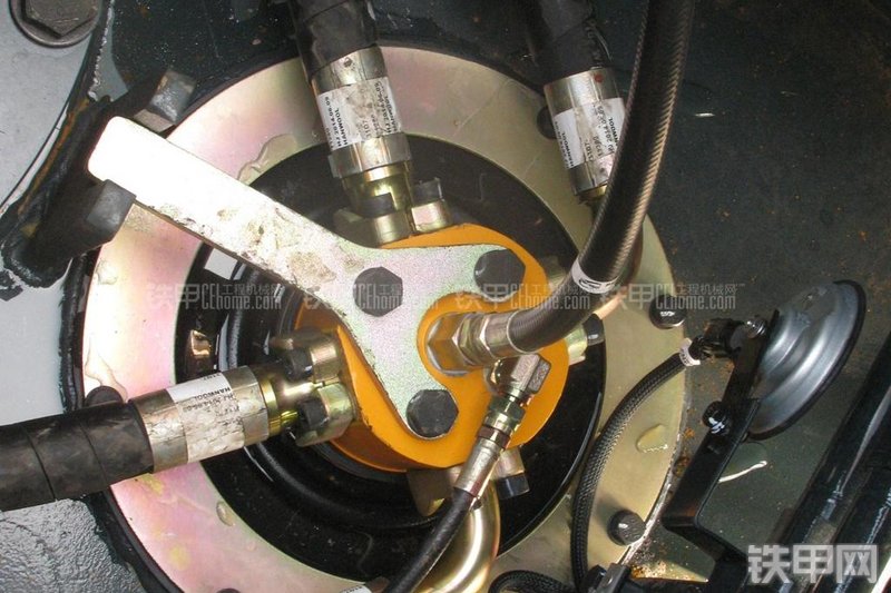 现代R275LC-9T挖掘机局部