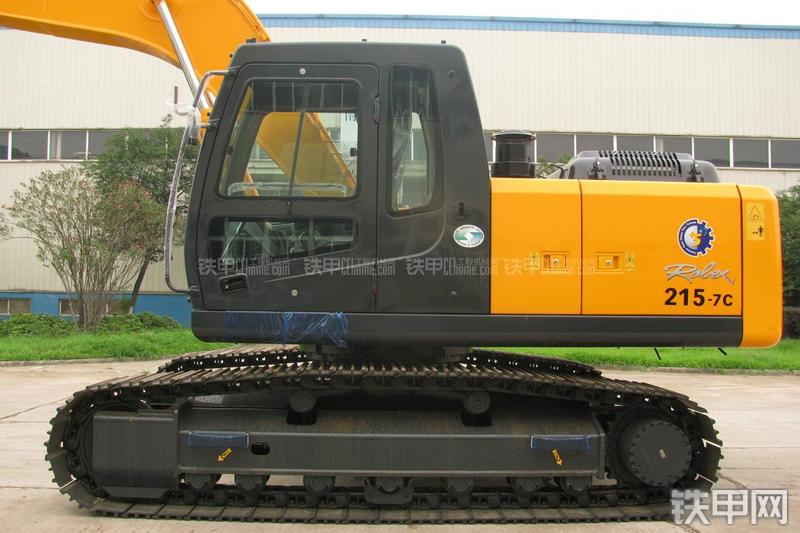 现代R215-7C挖掘机局部