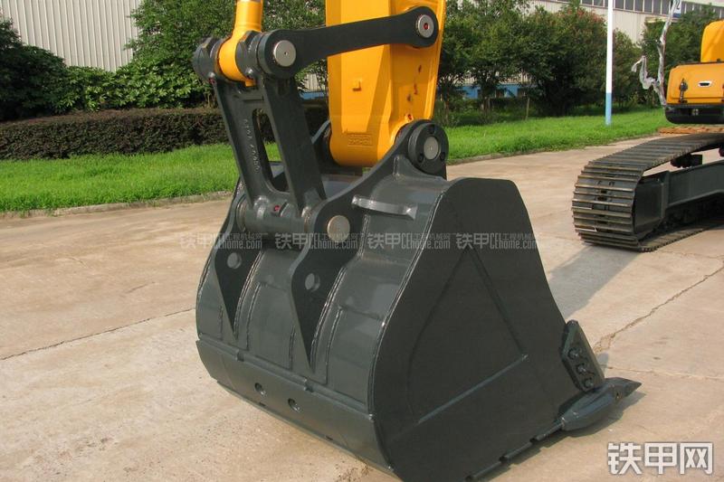 现代R275LC-9T挖掘机局部