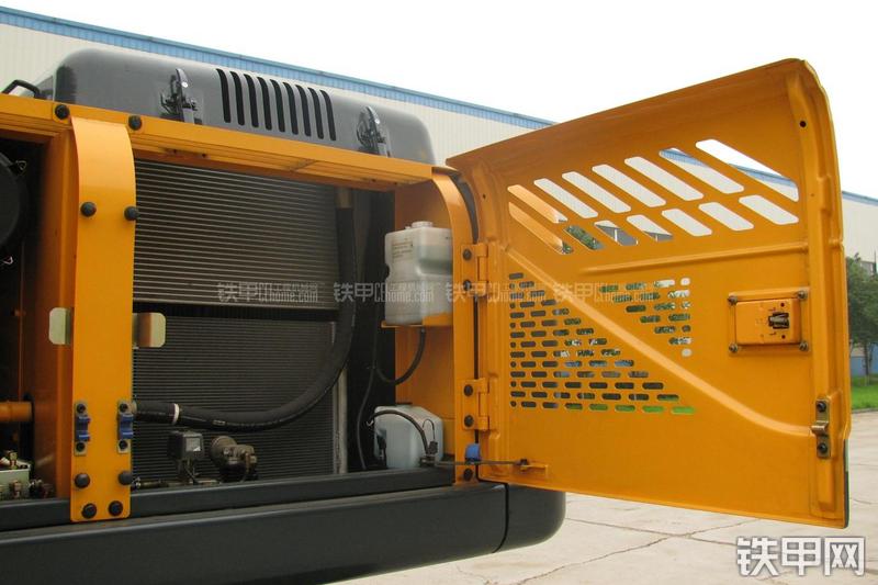 现代R225LC-9T挖掘机局部