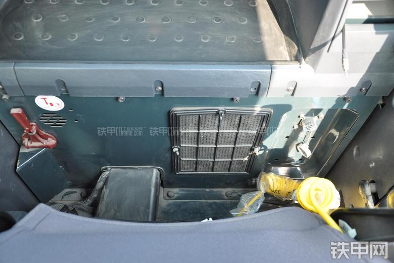 现代R225LC-9T挖掘机局部