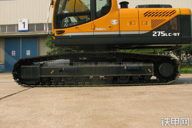 现代R275LC-9T挖掘机局部