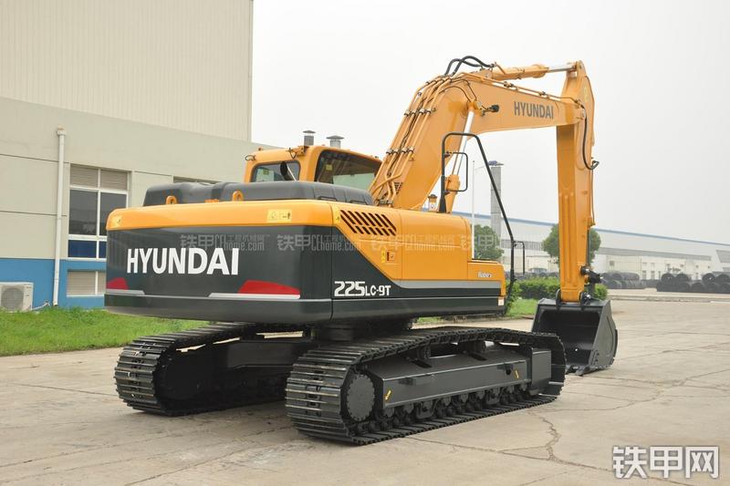 现代R225LC-9T挖掘机整机外观