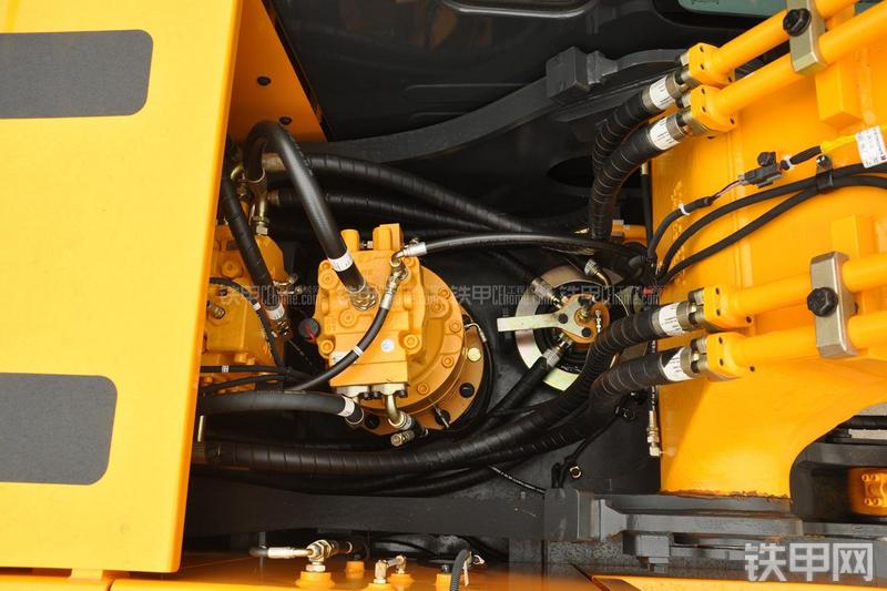 现代R225LC-7挖掘机局部