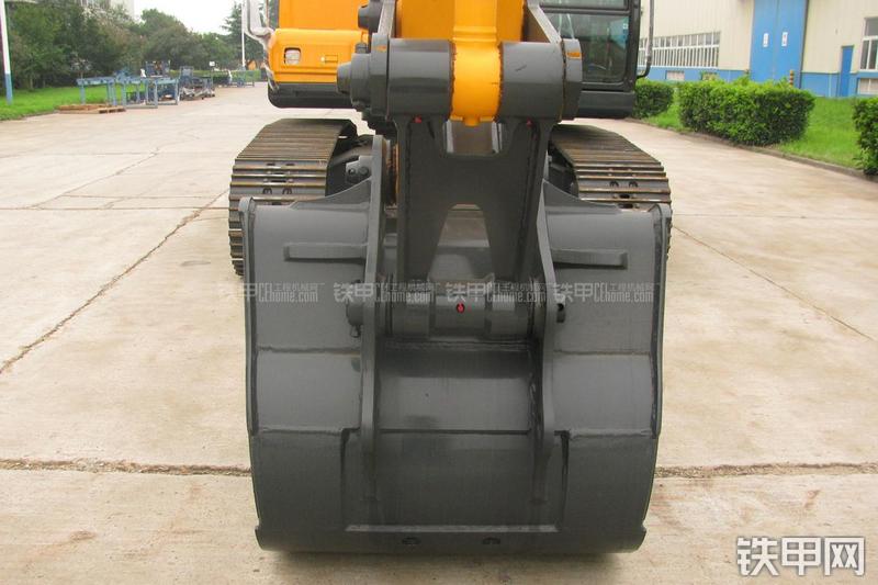 现代R215-7挖掘机局部