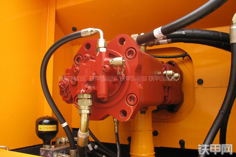 现代R215-7C挖掘机局部