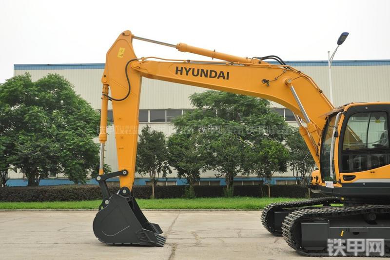 现代R225LC-9T挖掘机局部