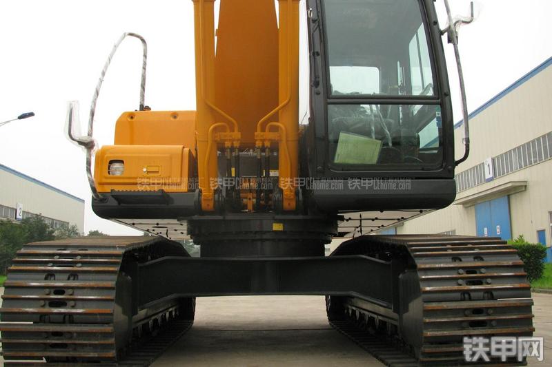 现代R215-7挖掘机局部