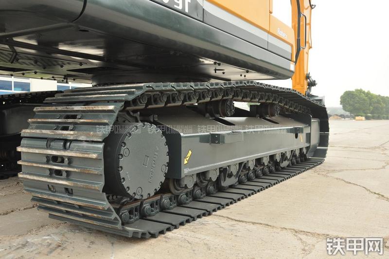 现代R225LC-9T挖掘机局部