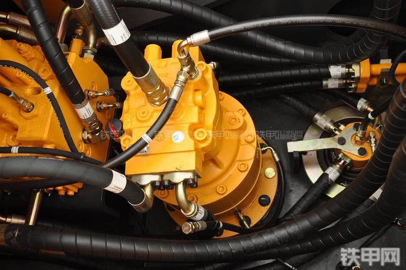 现代R225LC-7挖掘机局部