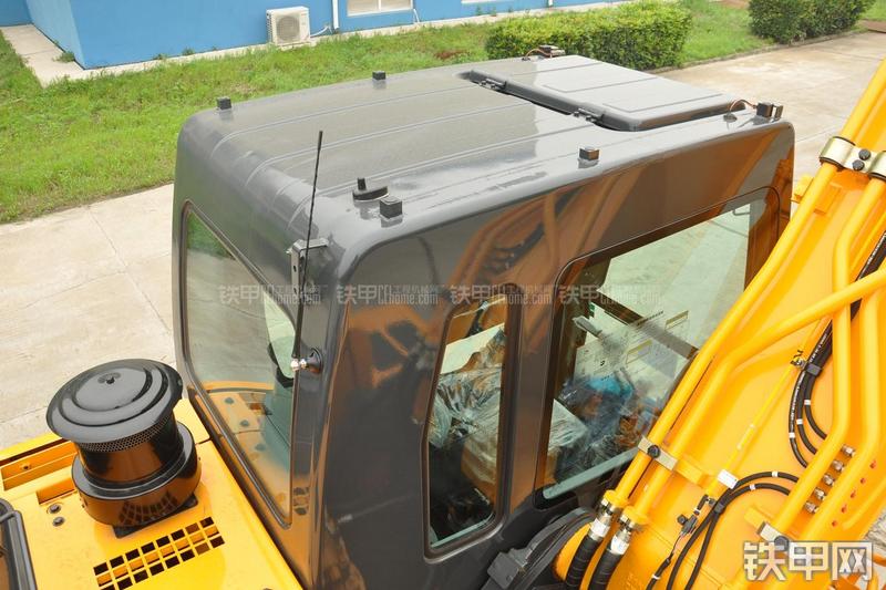 现代R225LC-7挖掘机局部