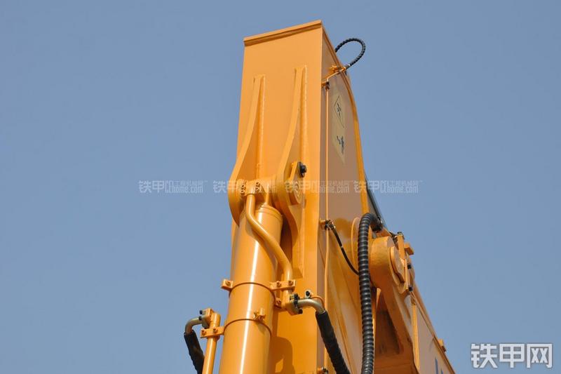 现代R305LC-9T挖掘机局部