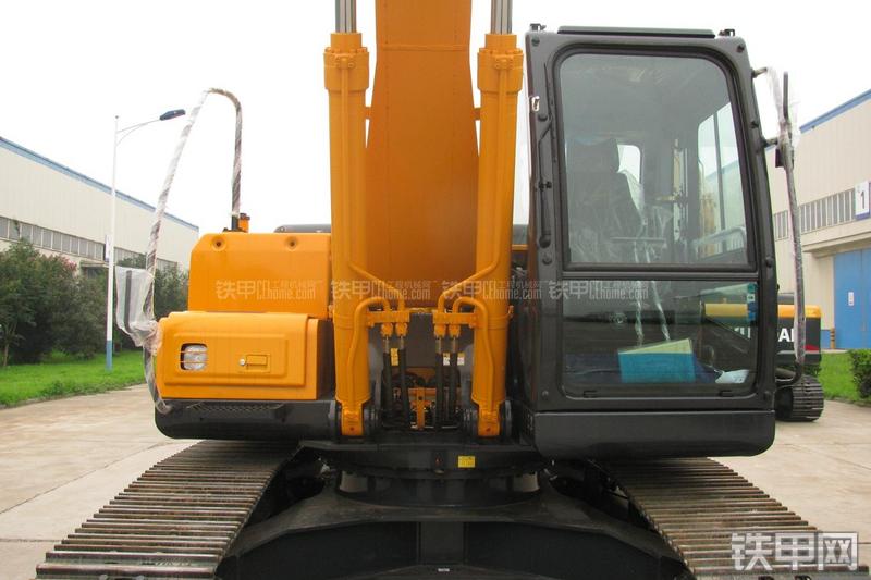 现代R215-7C挖掘机局部