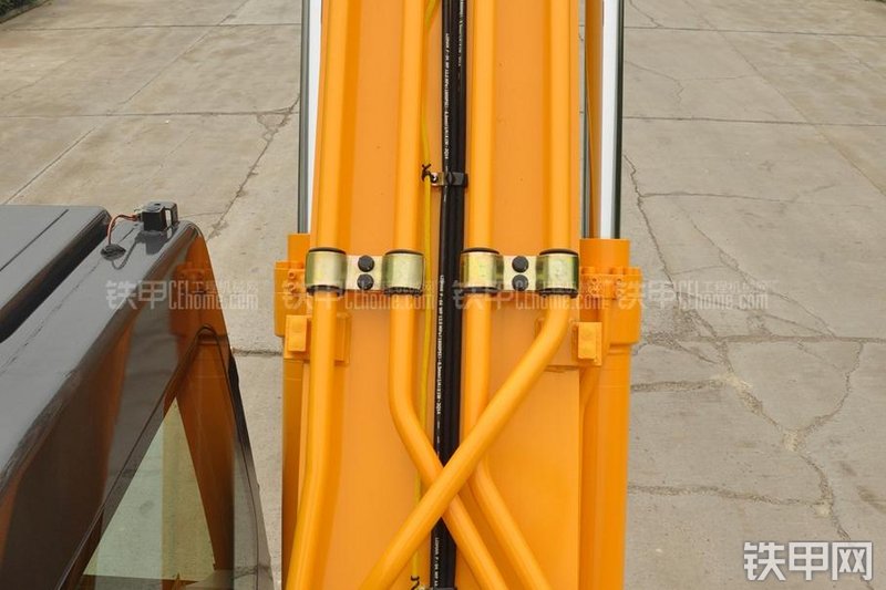 现代R225LC-7挖掘机局部