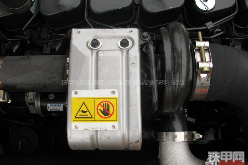 现代R215-7C挖掘机局部