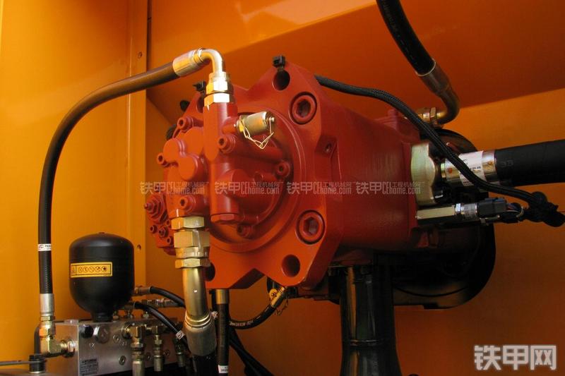 现代R275LC-9T挖掘机局部