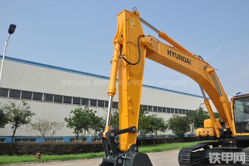 现代R305LC-9T挖掘机局部