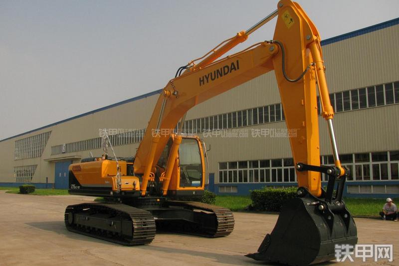 现代R275LC-9T挖掘机整机外观