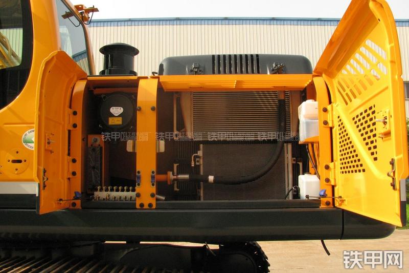 现代R275LC-9T挖掘机局部