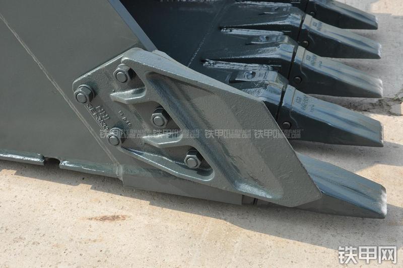 现代R305LC-9T挖掘机局部