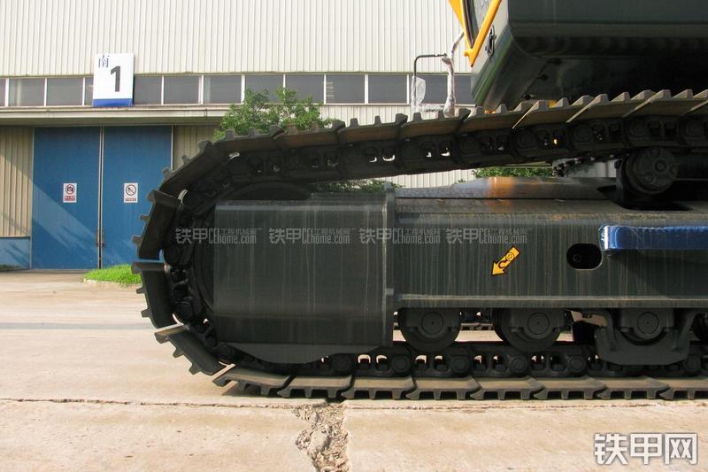 现代R275LC-9T挖掘机局部