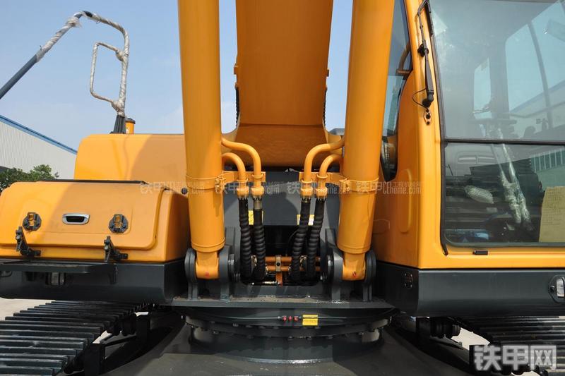 现代R305LC-9T挖掘机局部