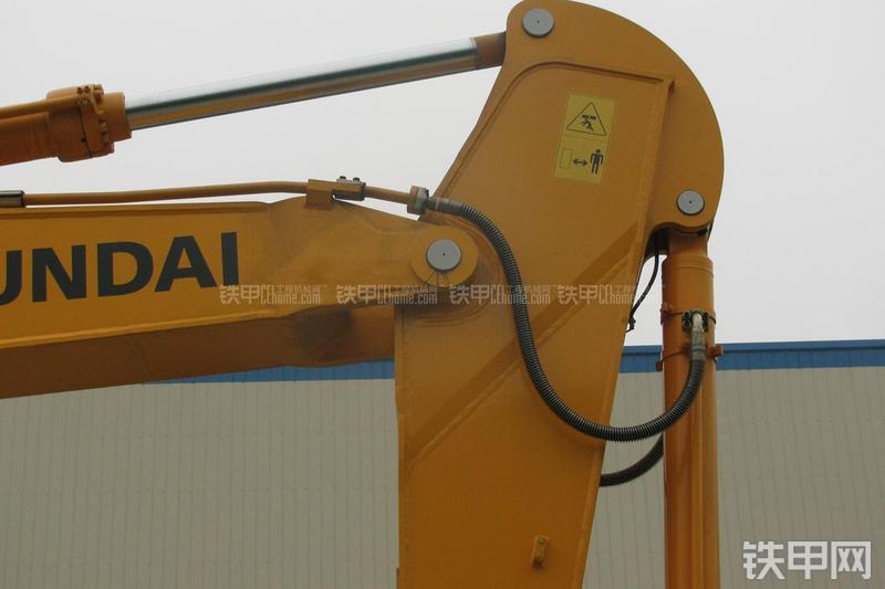 现代R485LC-9T挖掘机局部