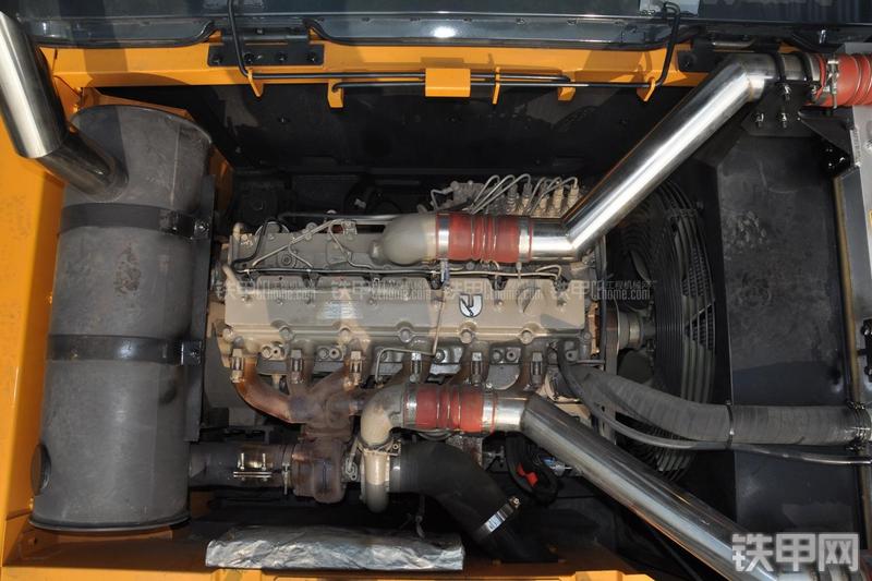 现代R305LC-9T挖掘机局部