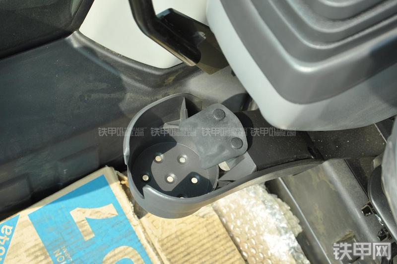 住友 SH80-6挖掘机局部