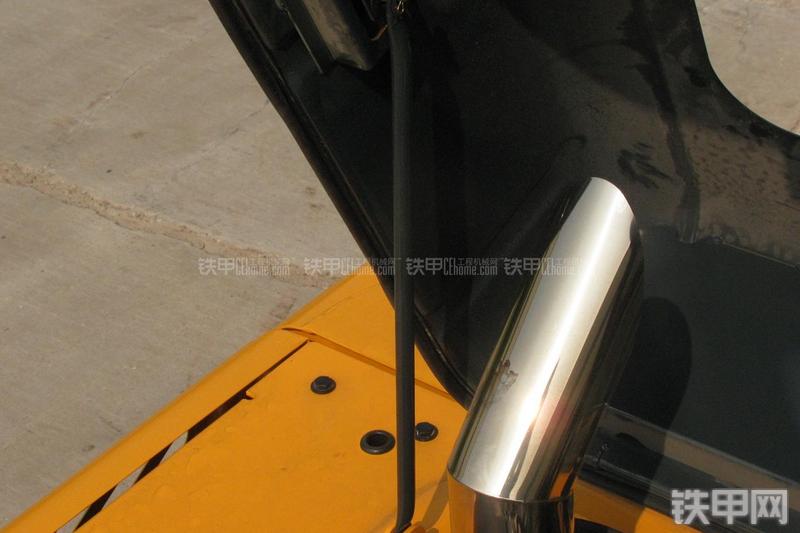 现代R335LC-9T挖掘机局部