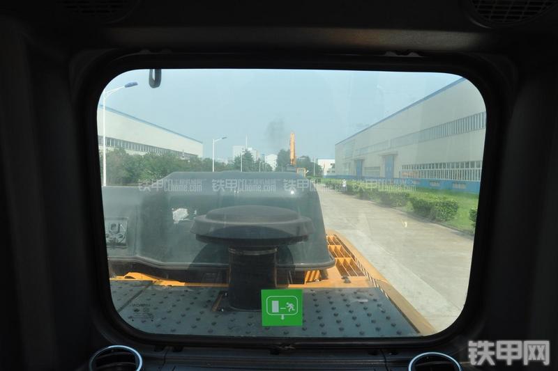 现代R385LC-9T挖掘机局部