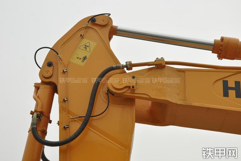 现代R385LC-9T挖掘机局部