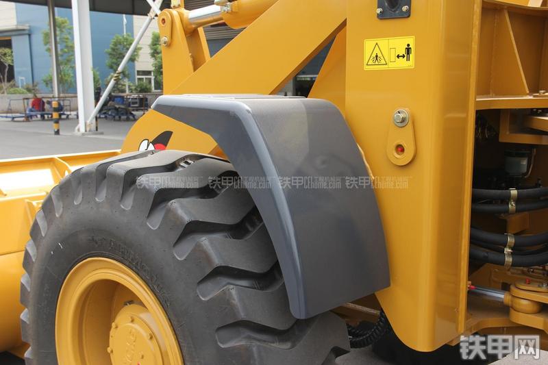 徐工LW300FN装载机局部