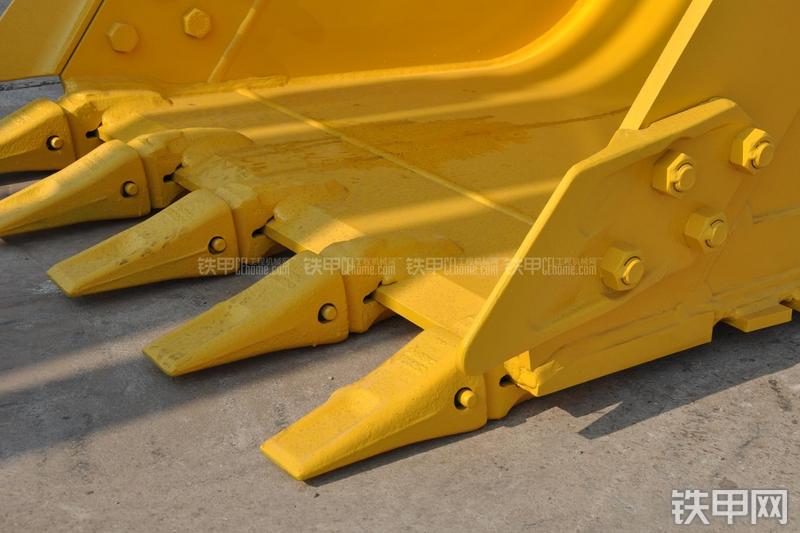 住友SH130-5挖掘机局部