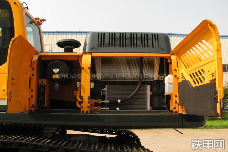 现代R335LC-9T挖掘机局部