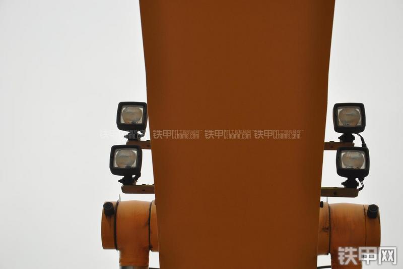 现代R385LC-9T挖掘机局部