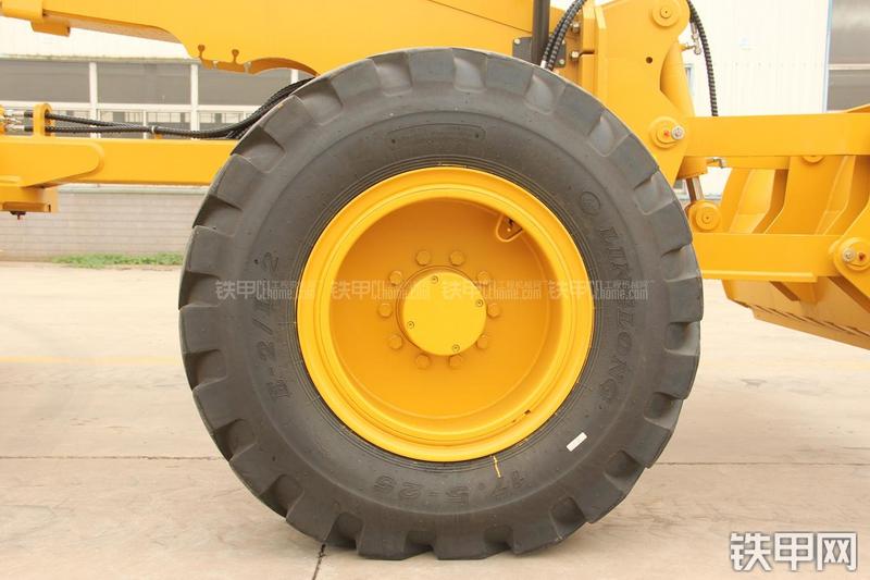 山东临工LG9190平地机局部