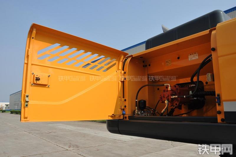 现代R305LC-9T挖掘机局部