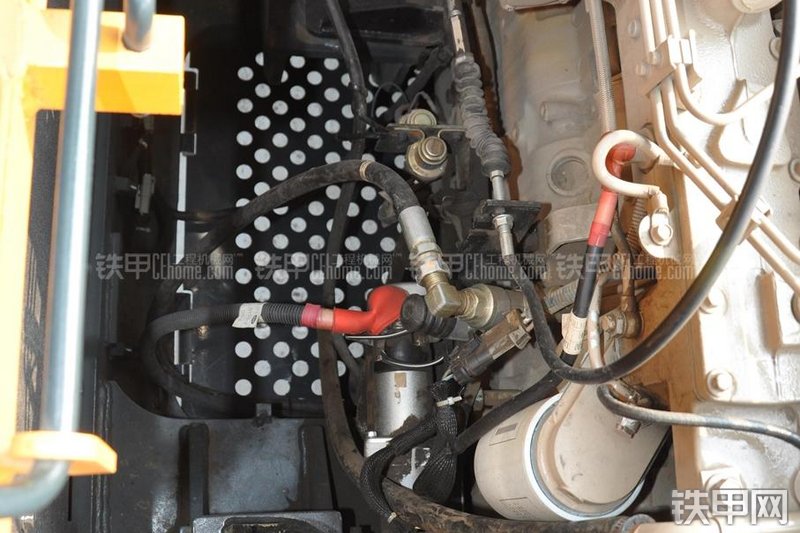 现代R305LC-9T挖掘机局部