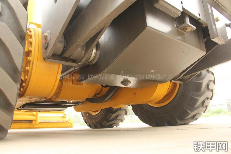 山东临工LG9190平地机局部