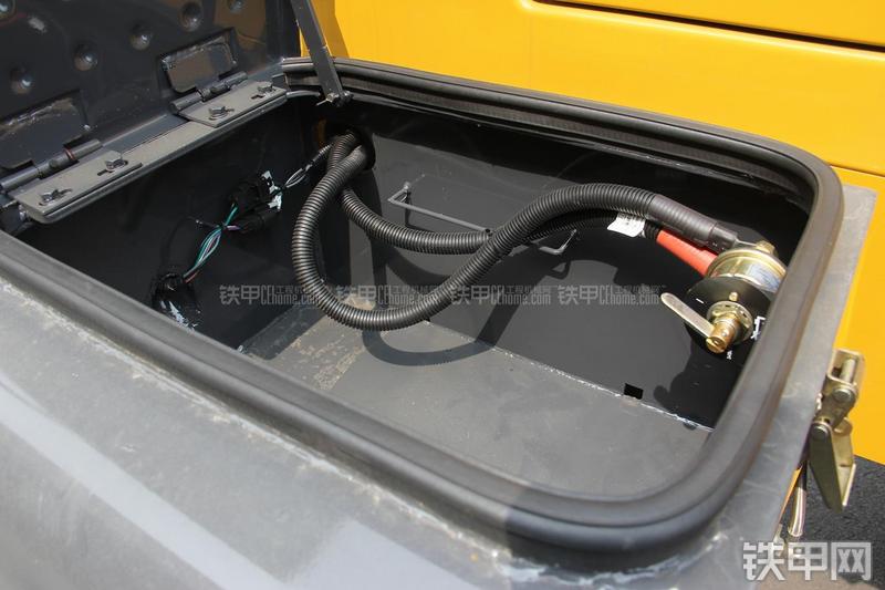 徐工LW300FN装载机局部