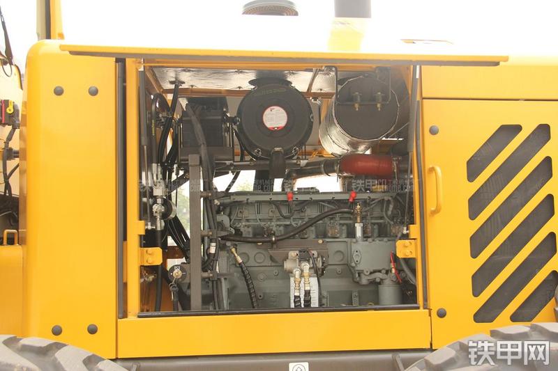 山东临工LG9190平地机局部