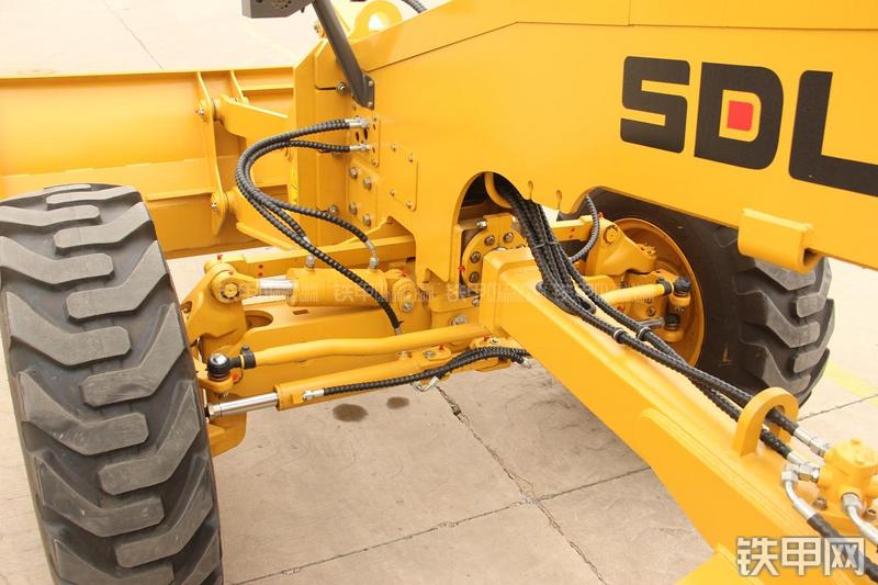 山东临工LG9190平地机局部