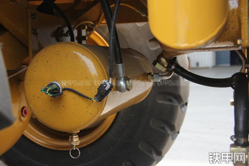 徐工LW300FN装载机局部